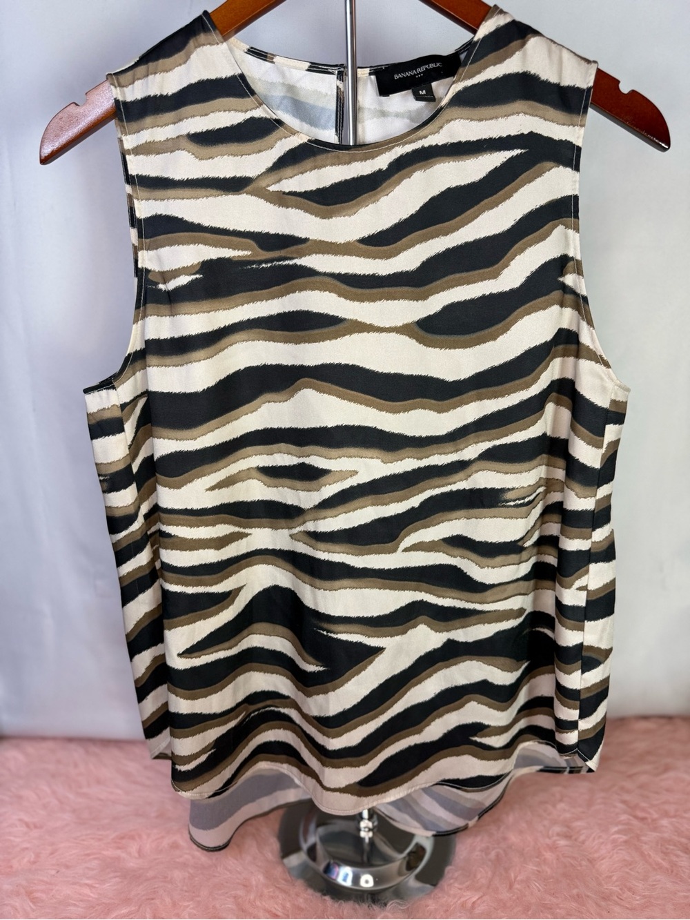 Banana Republic Zebra-Stripe Sleeveless Shell in Black, Brown & Cream Size M